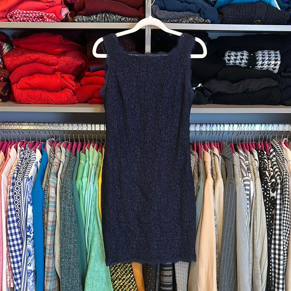 Adrianna Papell navy lace v back exposed zipper closure lined dress size 4P